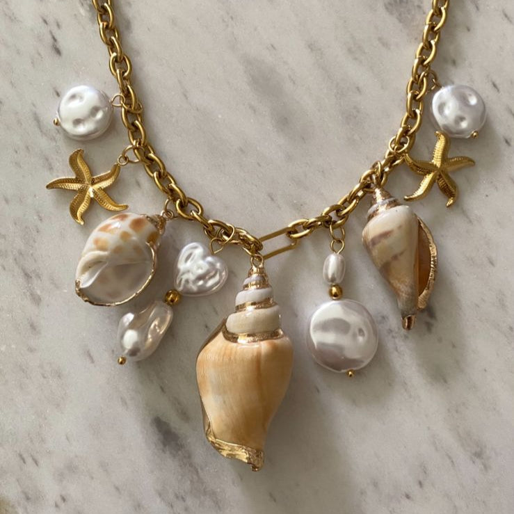 Collar coral